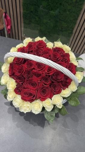 Композиция в корзине Love